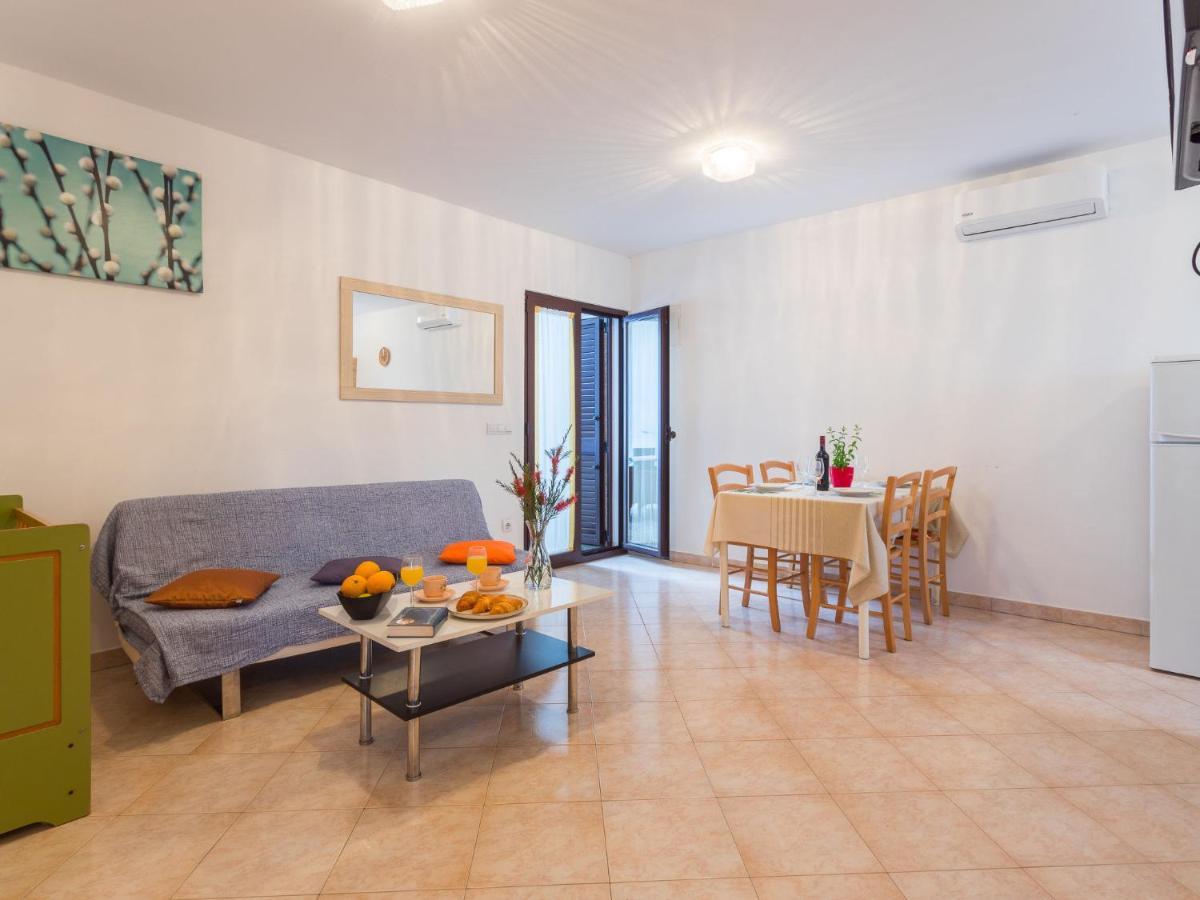 Apartment Tireli - Prc143 By Interhome Poreč Buitenkant foto