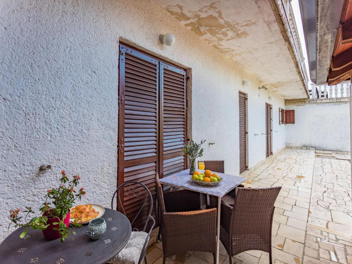 Apartment Tireli - Prc143 By Interhome Poreč Buitenkant foto
